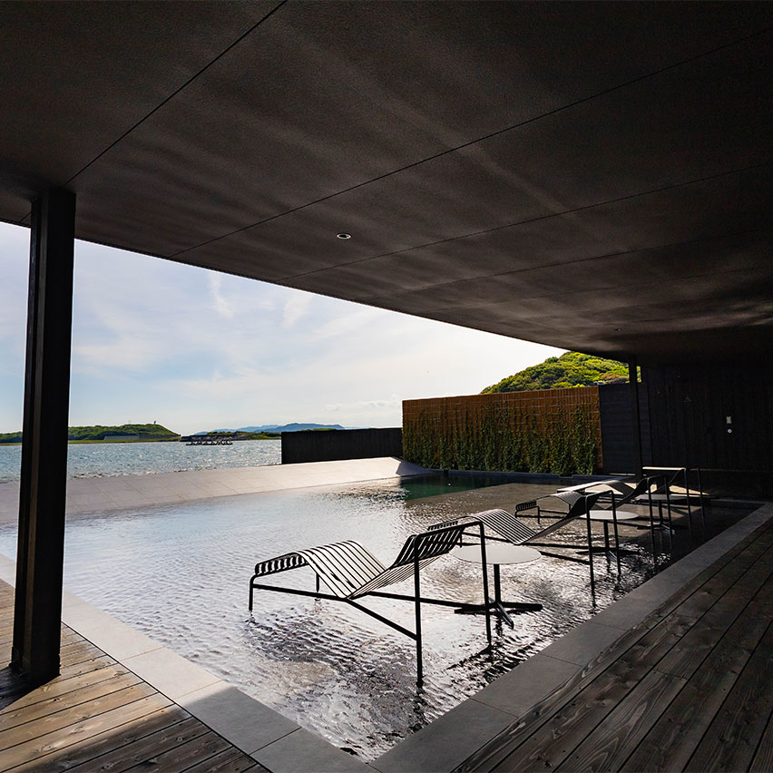 Awaji Mare:Pool
